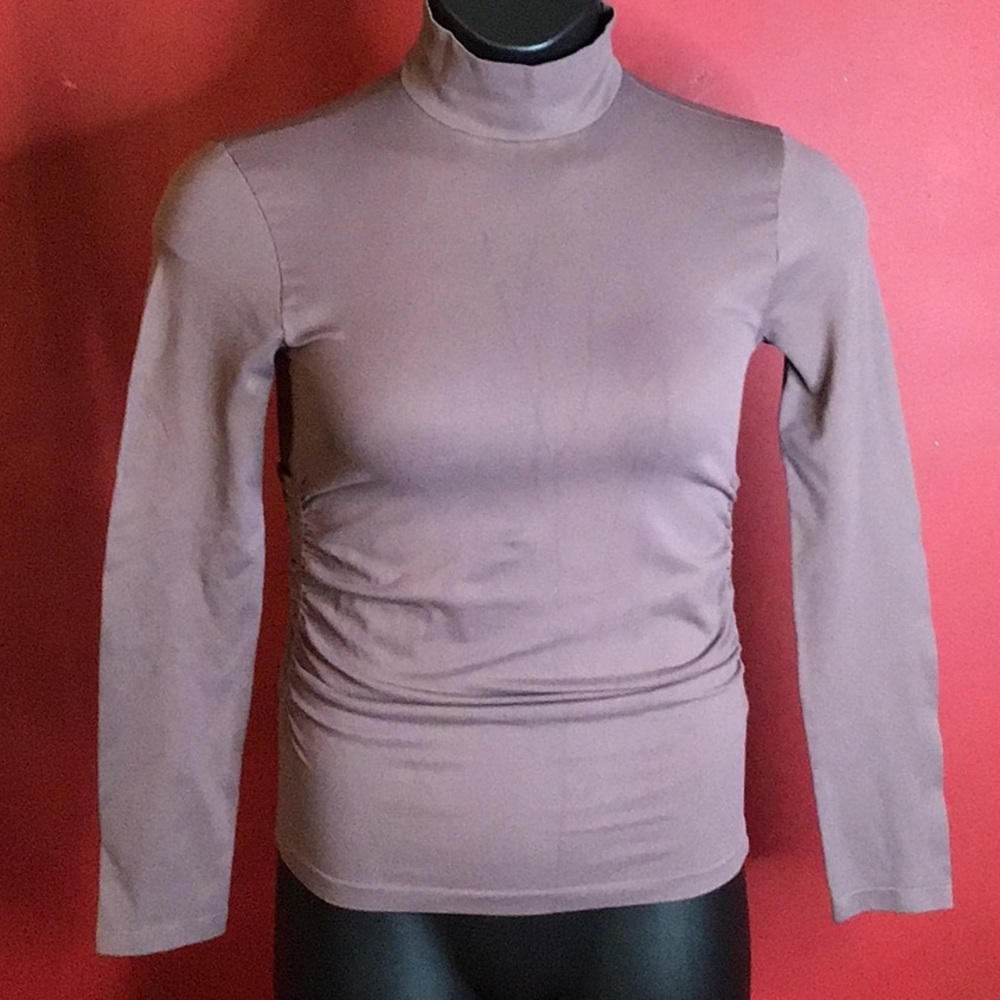 LAST TANGO TURTLENECK TOP SIZE M/L